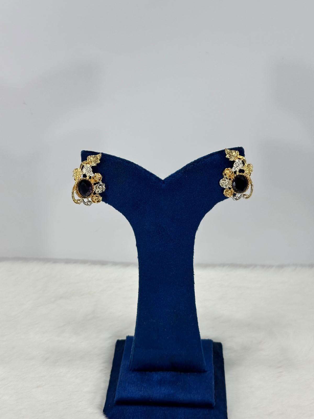 Luxury Black Crystal Floral Stud Earrings – Elegant Gold-Plated Women's Earrings