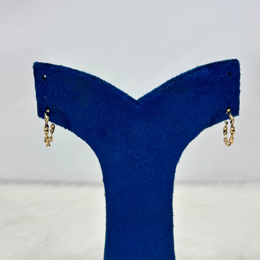Minimalist Gold Twist Hoop Earrings – Elegant Everyday Earrings for Women